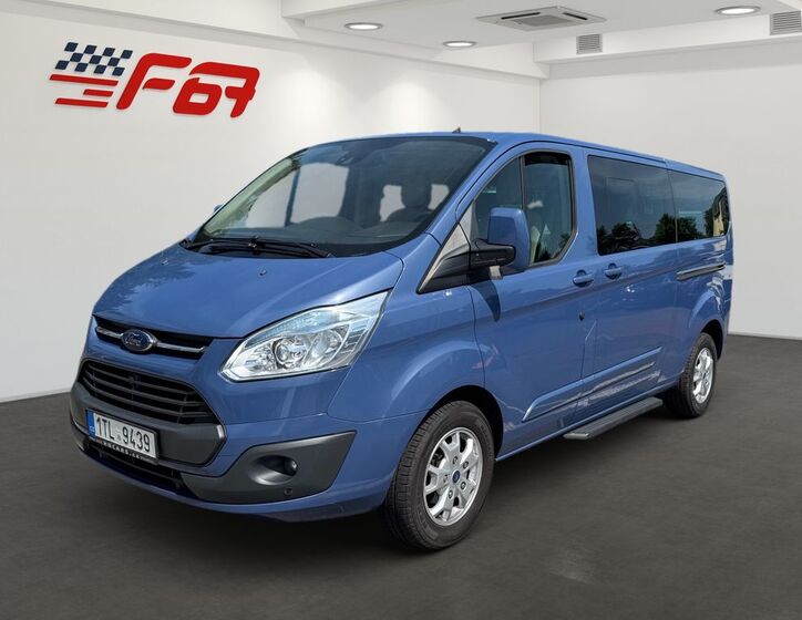 Ford Tourneo Custom 1
