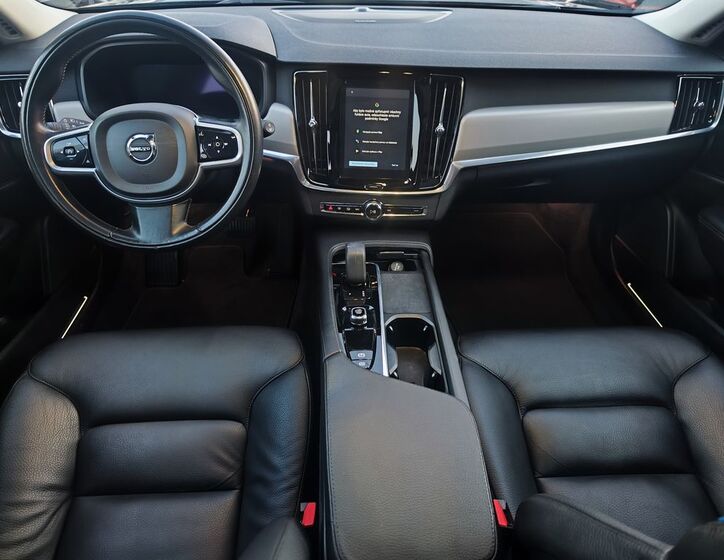 Volvo V90 14