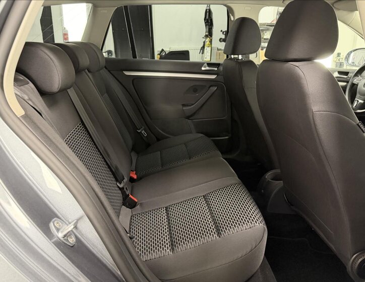 Volkswagen Golf Kombi 1,6 l 77 kw