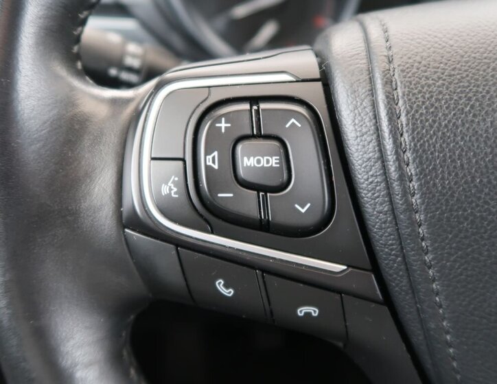 Toyota Avensis Kombi 2,0 l 105 kw