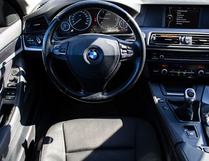 BMW Řada 5 Sedan / Limuzína 2,0 l 120 kw