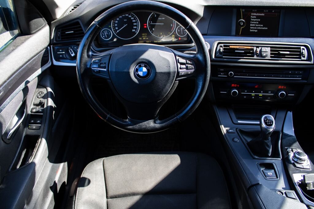 BMW Řada 5 Sedan / Limuzína 2,0 l 120 kw