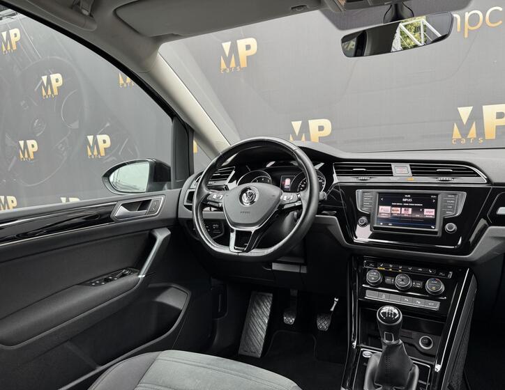 Volkswagen Touran 12