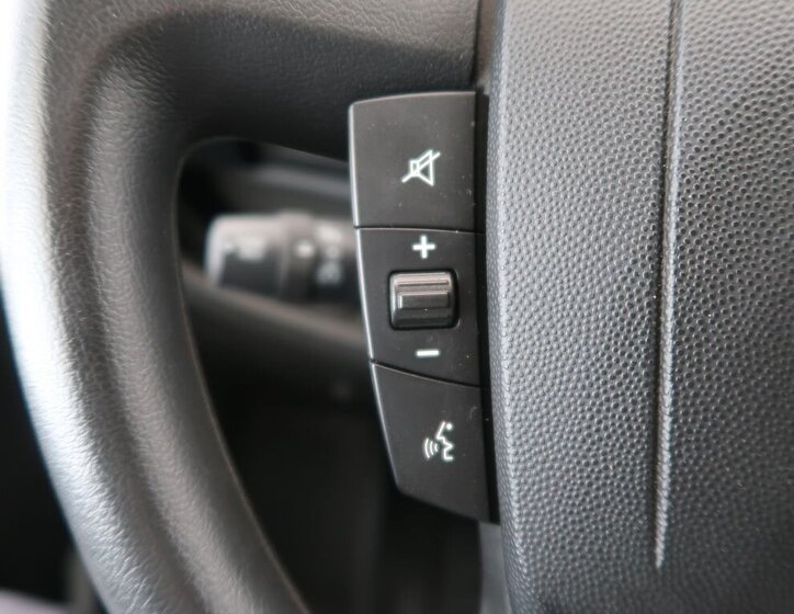 Opel Movano Skříň 2,2 l 103 kw