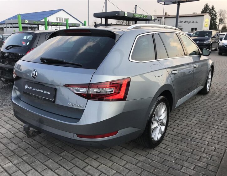 Škoda Superb Kombi 1,6 l 88 kw