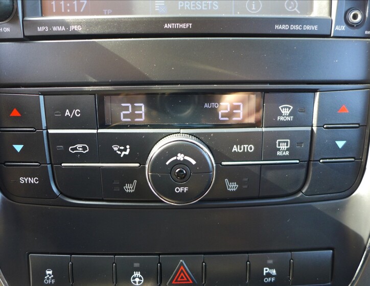 Jeep Grand Cherokee 25