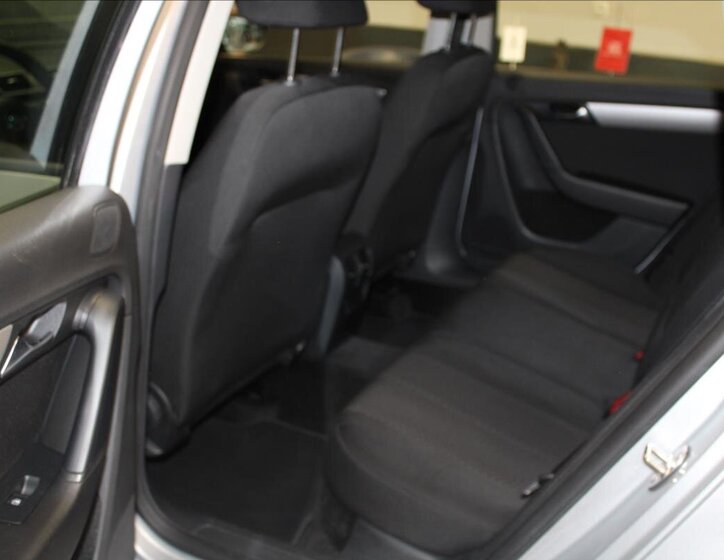 Volkswagen Passat Kombi 2,0 l 103 kw