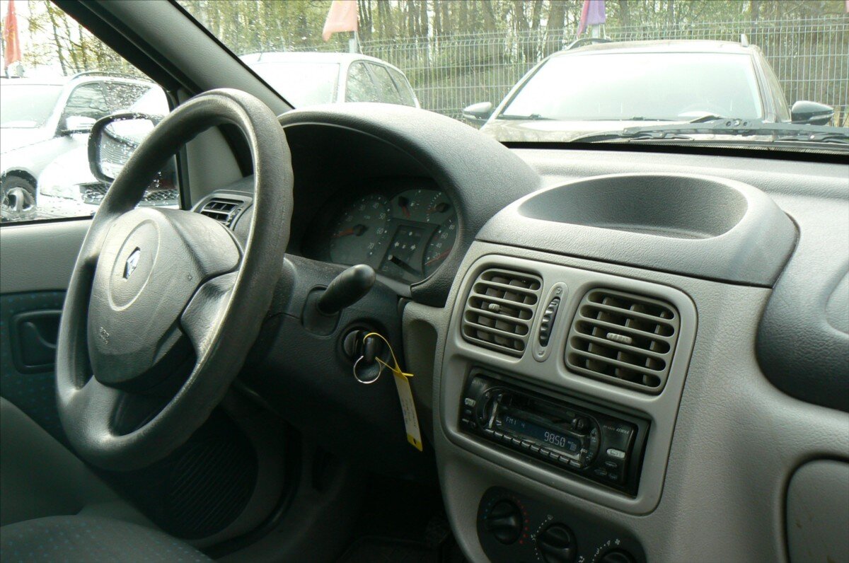 Renault Thalia Sedan / Limuzína 1,4 l 72 kw