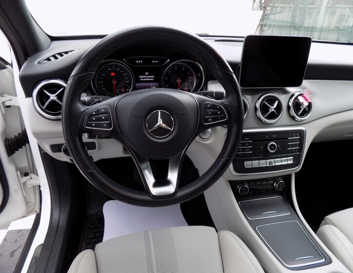 Mercedes-Benz GLA 23