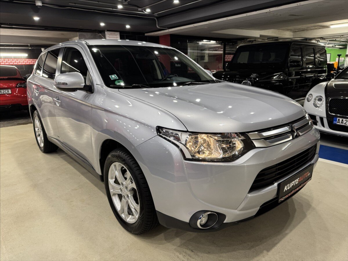 Mitsubishi Outlander SUV / Terénní 2,0 l 110 kw