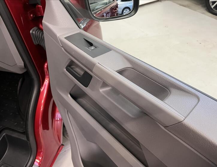 Volkswagen Caravelle 23