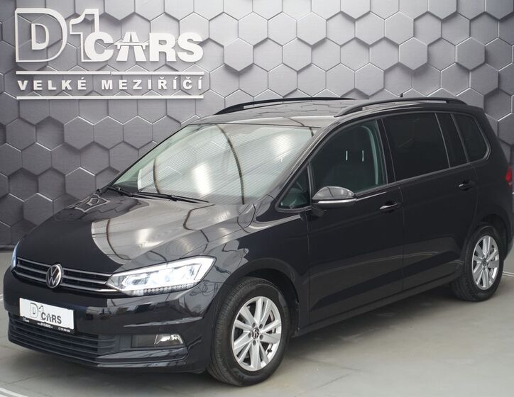 Volkswagen Touran 1