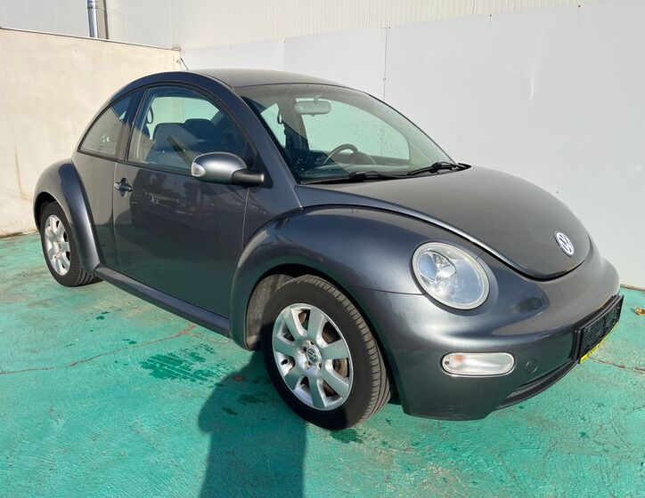 Volkswagen New Beetle 1