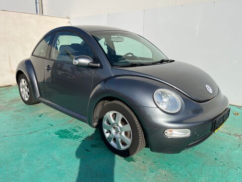 Volkswagen New Beetle