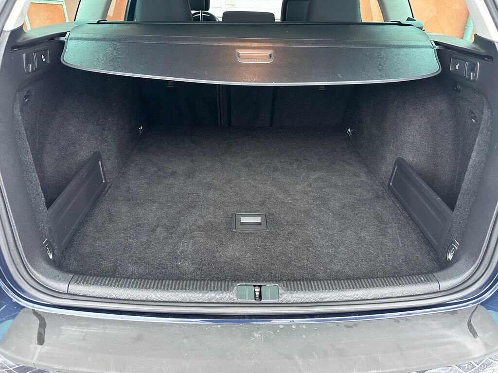 Volkswagen Passat Kombi 1,6 l 77 kw