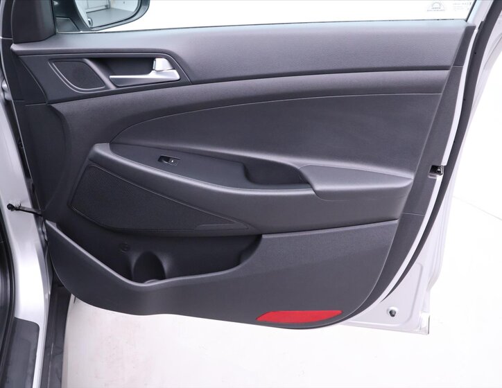 Hyundai Tucson SUV 2,0 l 100 kw