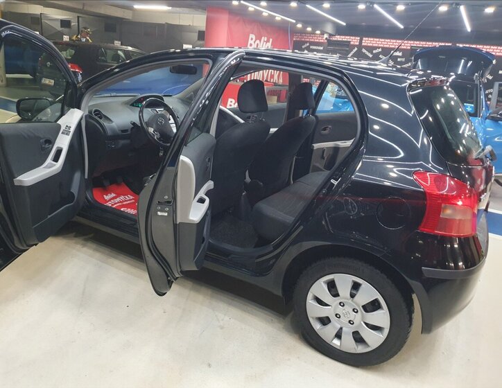 Toyota Yaris Hatchback 998,0 51 kw