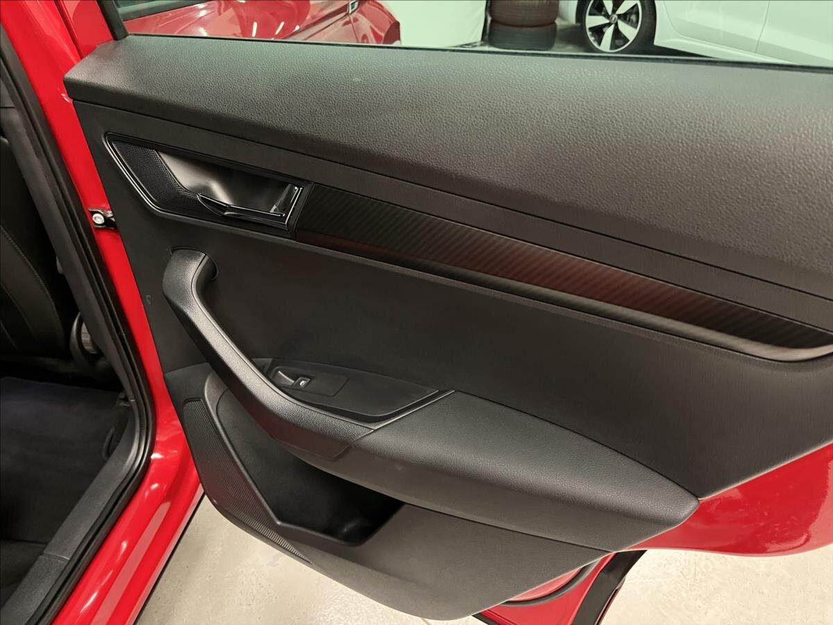 Škoda Karoq SUV / Terénní 2,0 l 140 kw