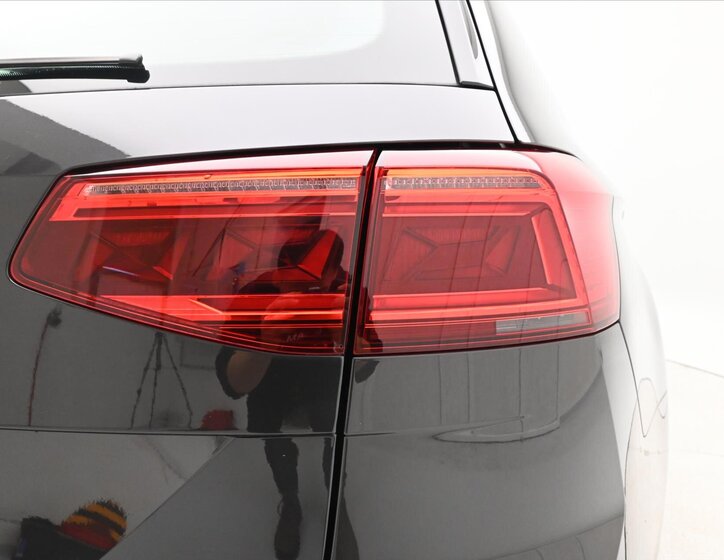 Volkswagen Passat Kombi 1,4 l 115 kw