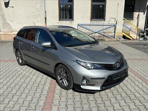Toyota Auris Kombi 1,6 l 98 kw