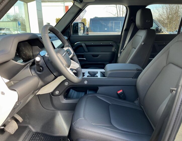 Land Rover Defender SUV 3,0 l 147 kw