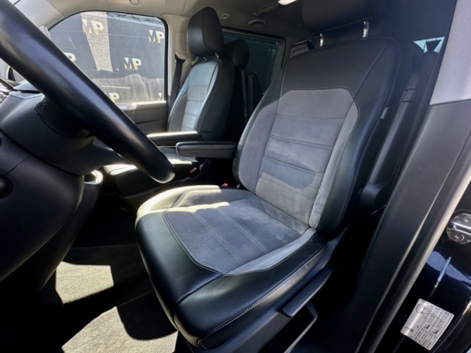 Volkswagen Multivan 14