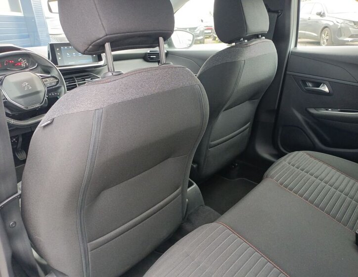 Peugeot 208 Hatchback 1,2 l 55 kw