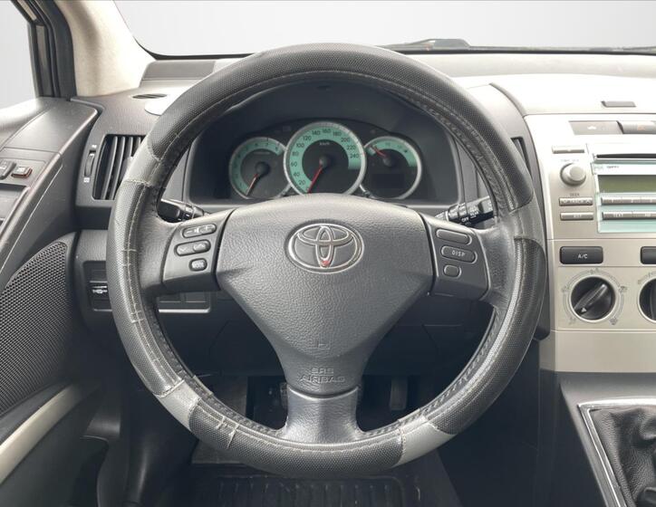 Toyota Corolla Verso 11