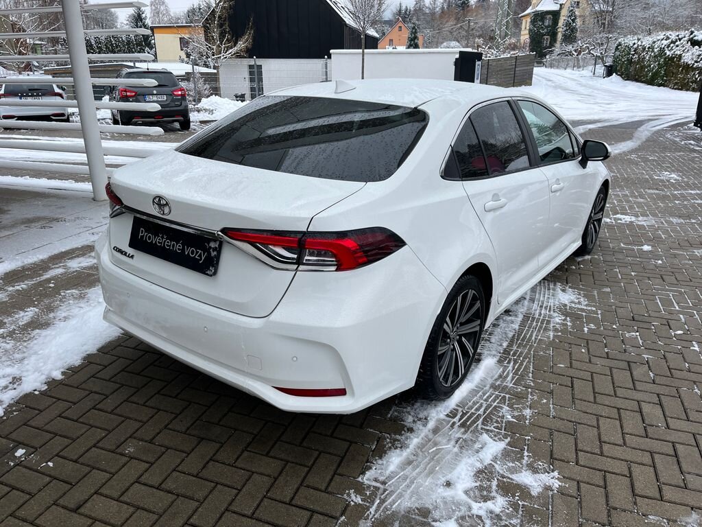 Toyota Corolla Sedan 1,5 l 92 kw