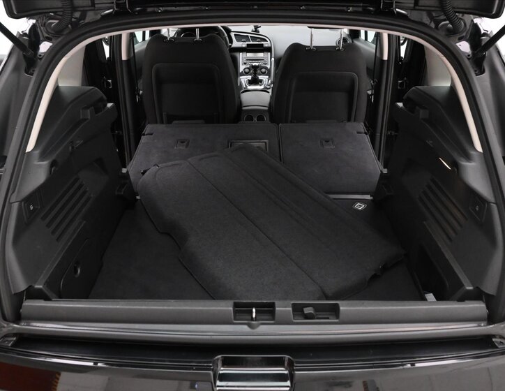 Peugeot 3008 MPV 1,6 l 82 kw