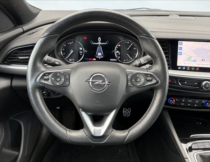 Opel Insignia Hatchback 2,0 l 128 kw