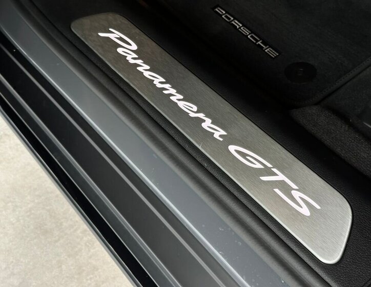 Porsche Panamera Sedan / Limuzína 4,0 l 368 kw