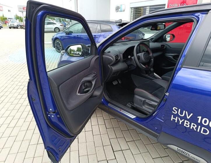 Toyota Yaris Cross 12