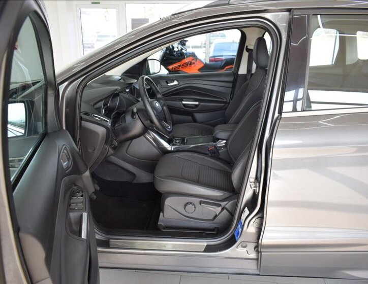 Ford Kuga SUV / Terénní 2,0 l 110 kw