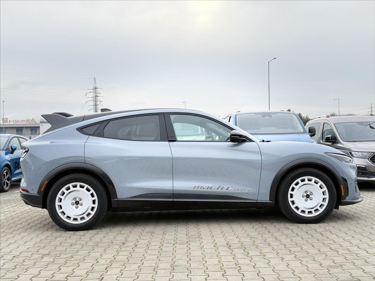 Ford Mustang Mach-E Hatchback 0,0 358 kw