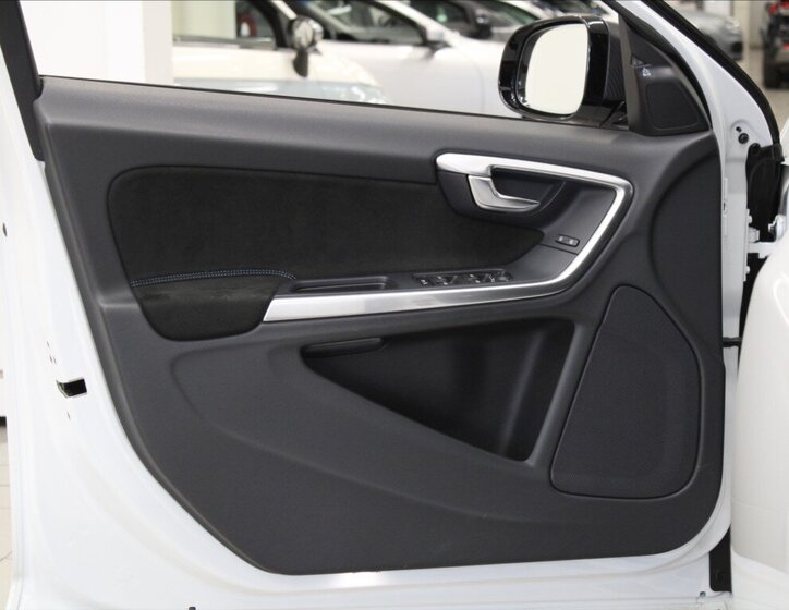 Volvo V60 Kombi 2,0 l 270 kw