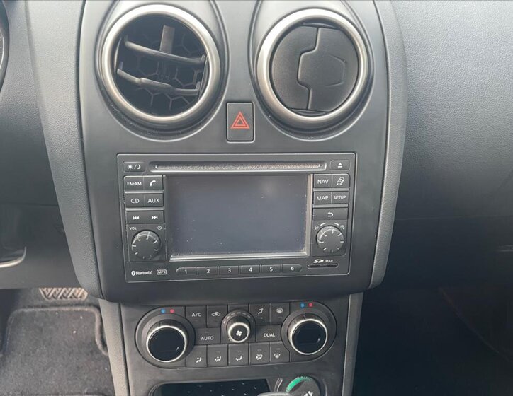 Nissan Qashqai SUV / Terénní 2,0 l 110 kw