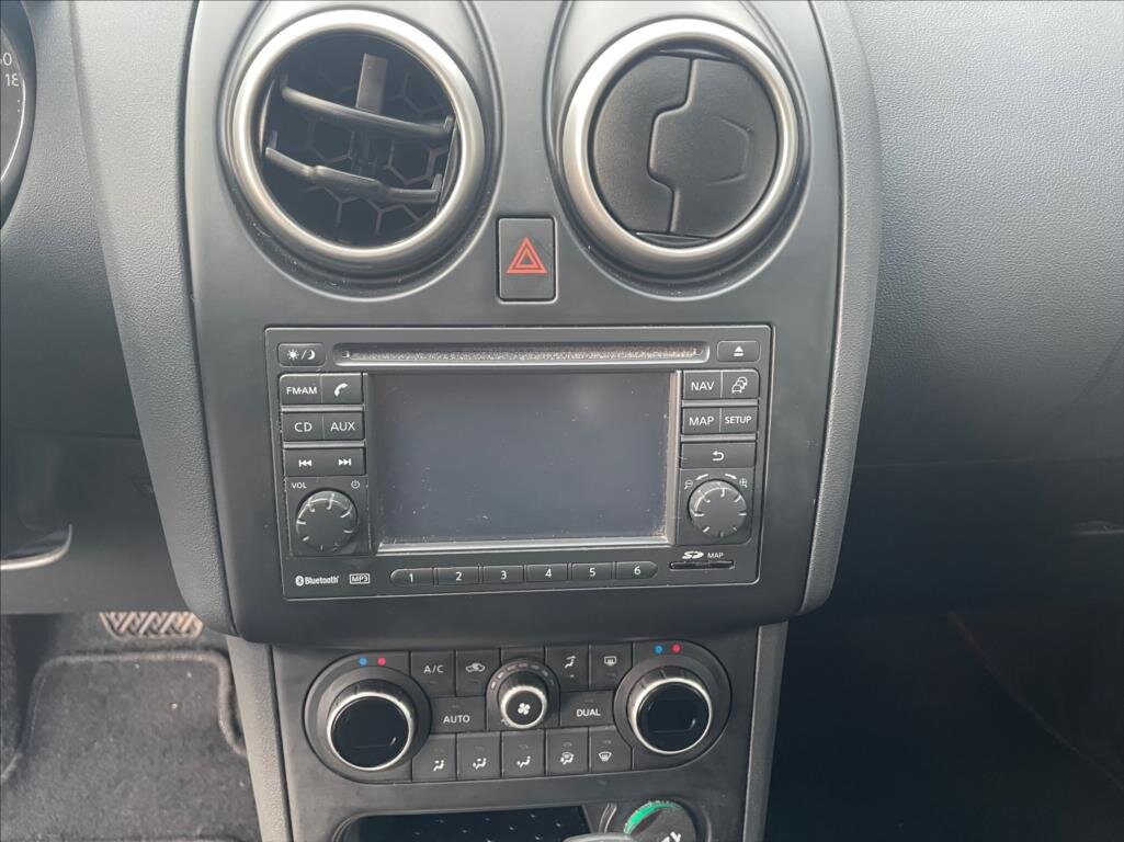 Nissan Qashqai SUV / Terénní 2,0 l 110 kw