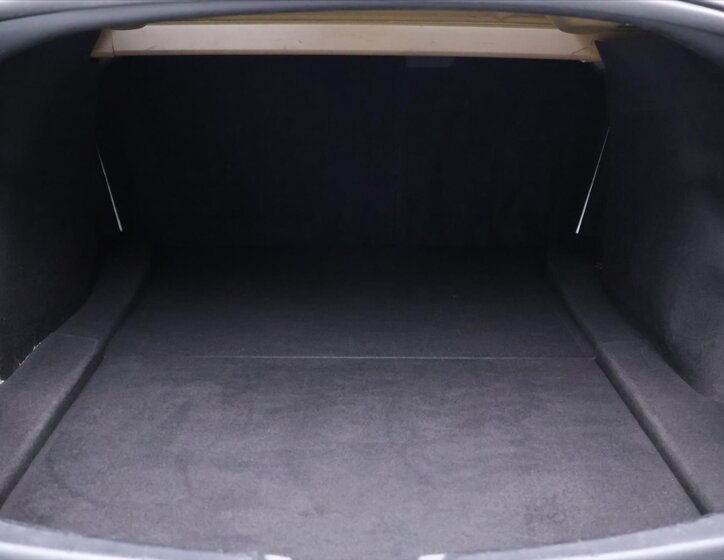 Tesla Model 3 Sedan 0,0 350 kw