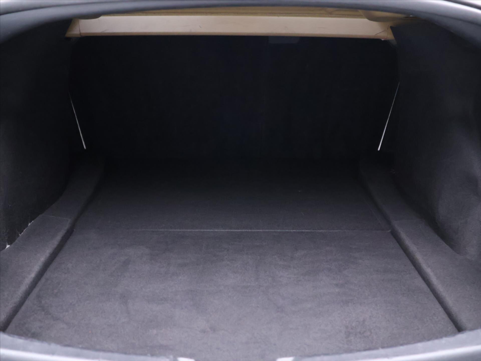 Tesla Model 3 Sedan 0,0 350 kw