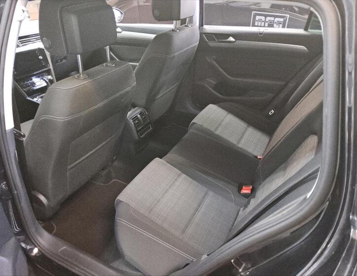 Volkswagen Passat Kombi 2,0 l 110 kw