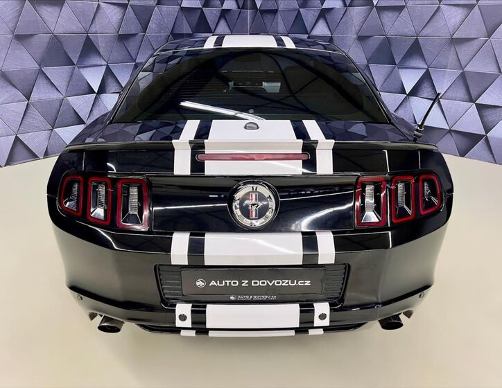 Ford Mustang 6