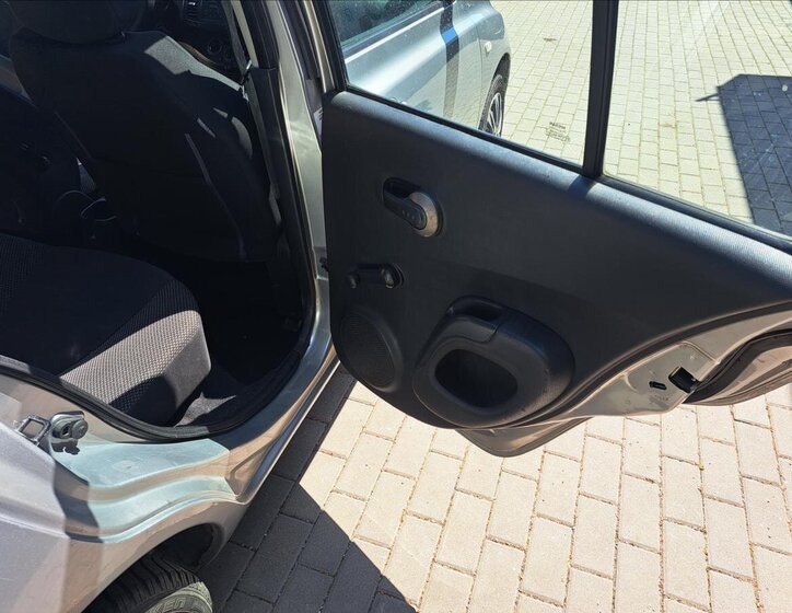 Nissan Micra Hatchback 1,2 l 48 kw