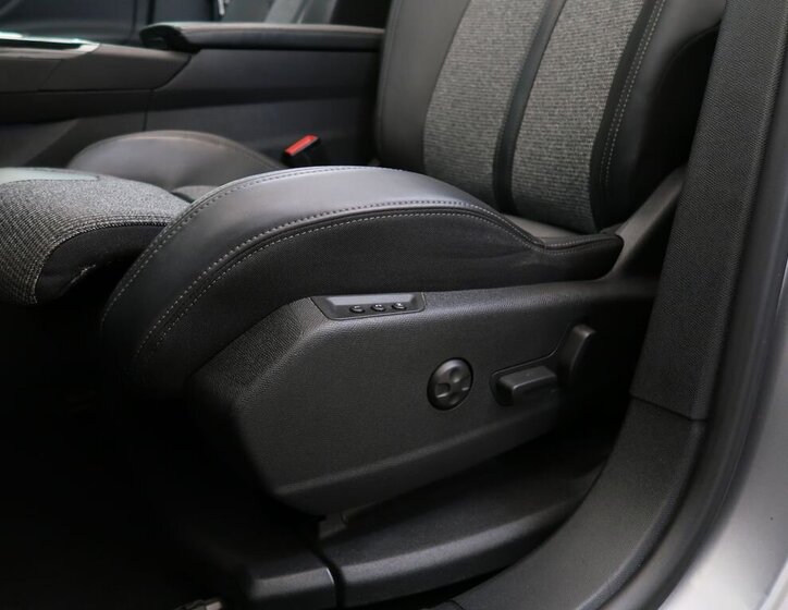 Peugeot 5008 SUV / Terénní 1,2 l 96 kw