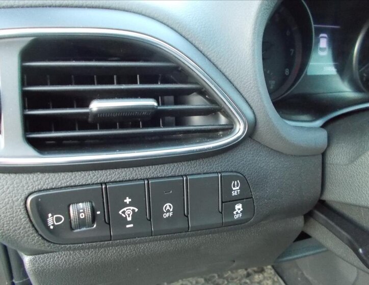 Hyundai i30 Kombi 998,0 88 kw