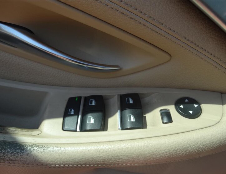 BMW Řada 5 Kombi 3,0 l 150 kw