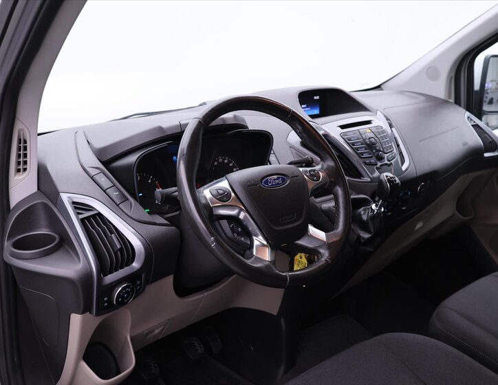 Ford Tourneo Custom 29