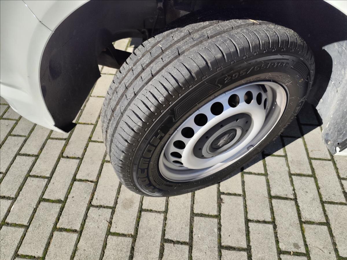 Volkswagen Transporter Kombi 2,0 l 84 kw