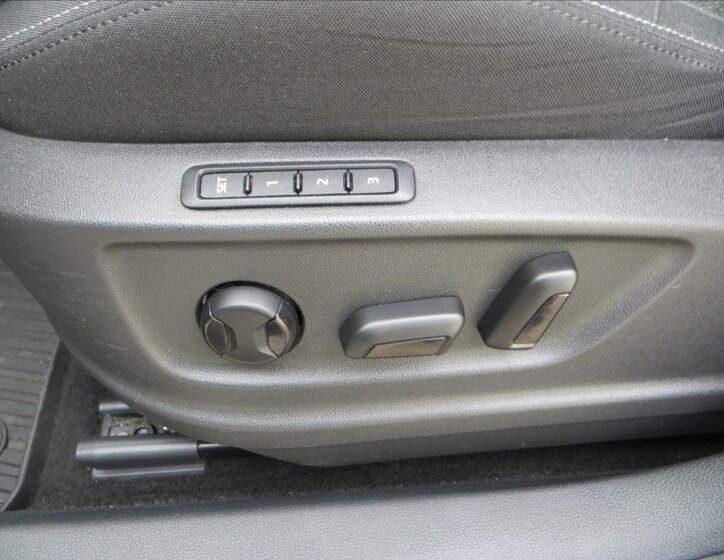 Škoda Karoq SUV 2,0 l 110 kw