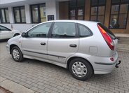 Nissan Almera Tino 7